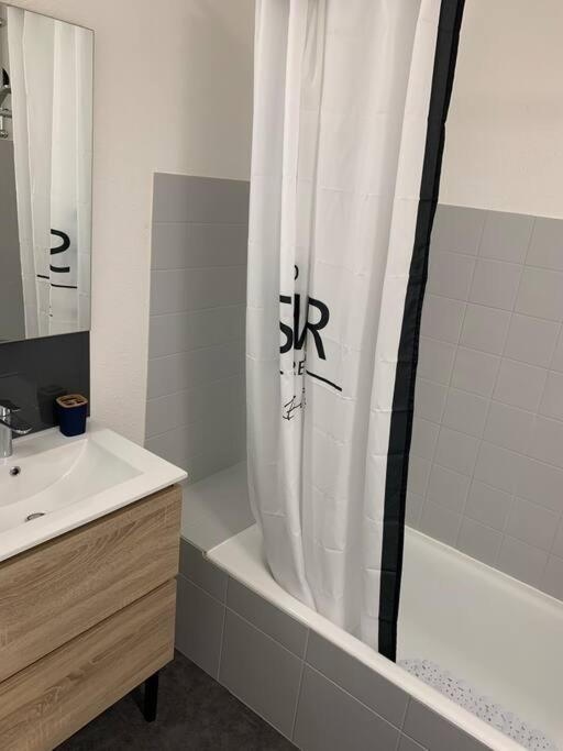 Entierement Renove Avec Parking Gratuit Saint-Nazaire (Loire-Atlantique)
